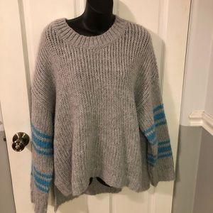 Aerie women’s cozy size large gray sweater.